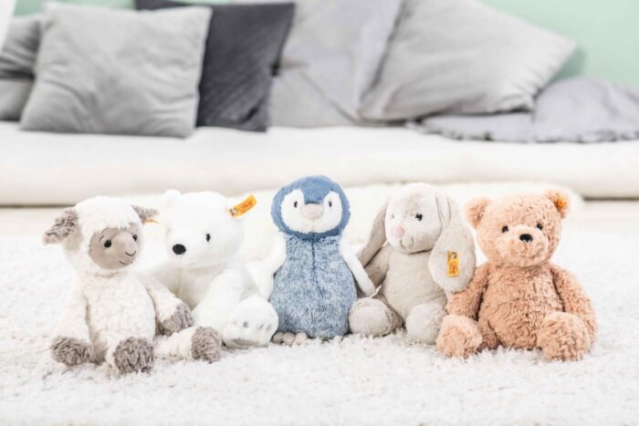 Steiff Hoppie Hase ellgrau, Plüschtier Hase mit Schlappohren, Soft Cuddly Friends, flauschiges Stofftier zum Kuscheln – Bild 6